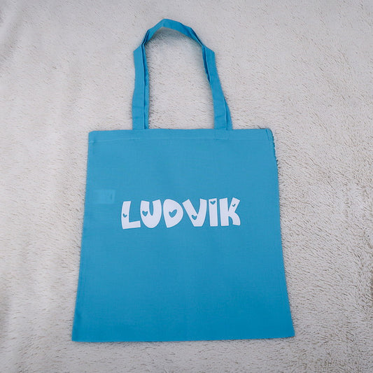 Totebag med navn i hjerteskrift